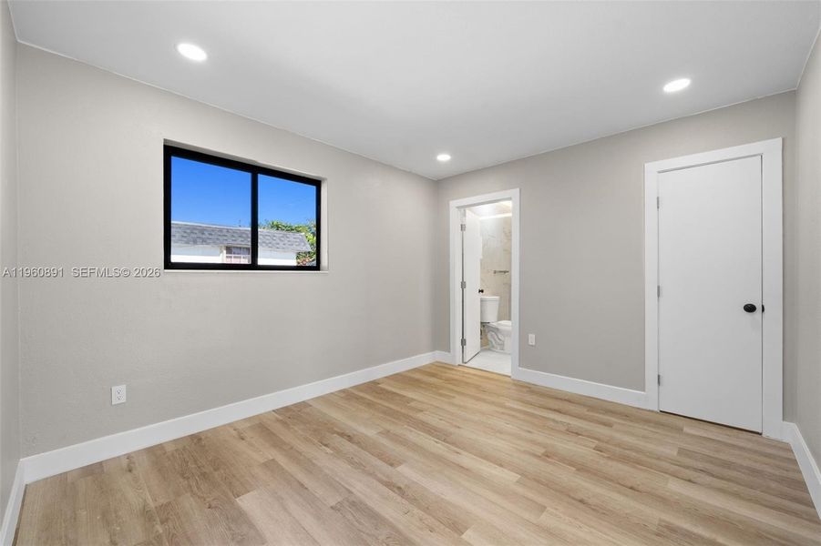 Spacious, unfurnished interior of a new home in , Cutler Bay (Image 26).