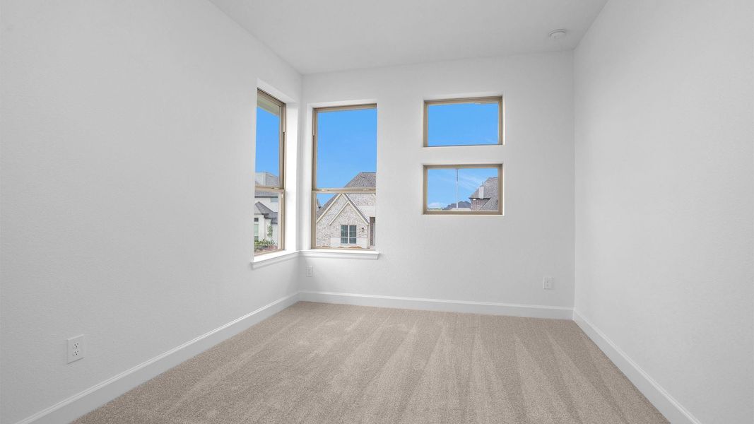Spacious, unfurnished interior of a new home in Valencia, Manvel (Image 38).