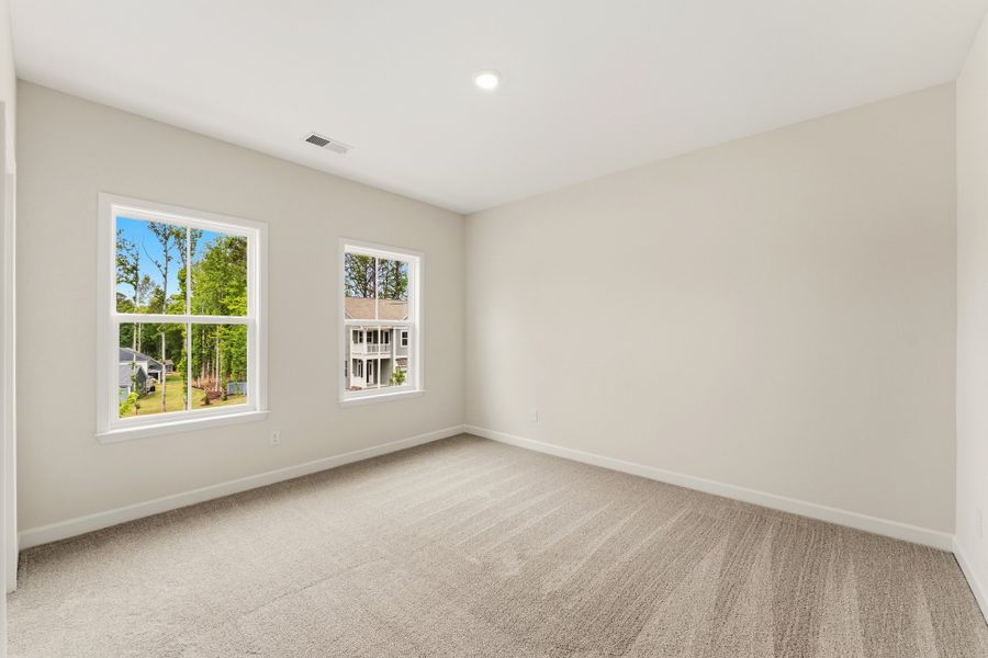 Spacious, unfurnished interior of a new home in Windsor Forest, Anderson (Image 30).
