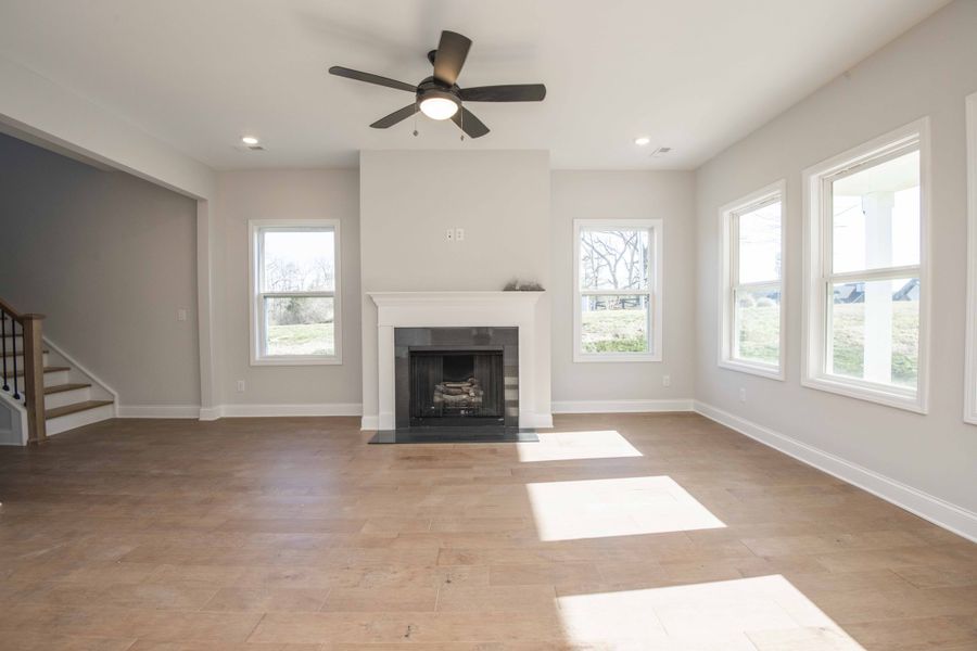 Spacious, unfurnished interior of a new home in Ivey Farms - The Grove Collection, Farragut (Image 21). Spacious, unfurnished interior of a new home in Ivey Farms - The Grove Collection, Farragut (Image 21).