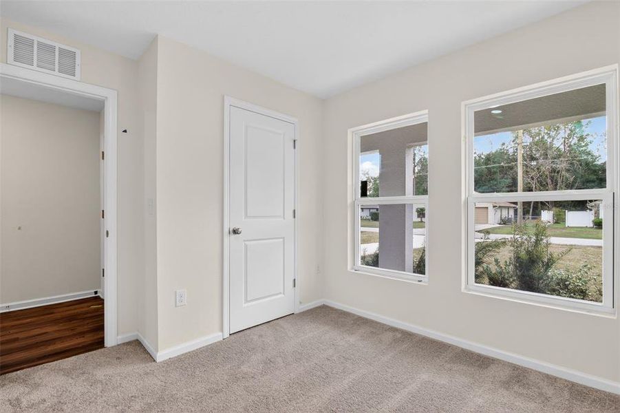 Spacious, unfurnished interior of a new home in Rainbow Lakes Estates, Dunnellon (Image 25).