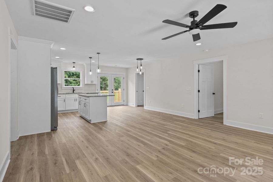 Spacious, unfurnished interior of a new home in , Salisbury (Image 27).