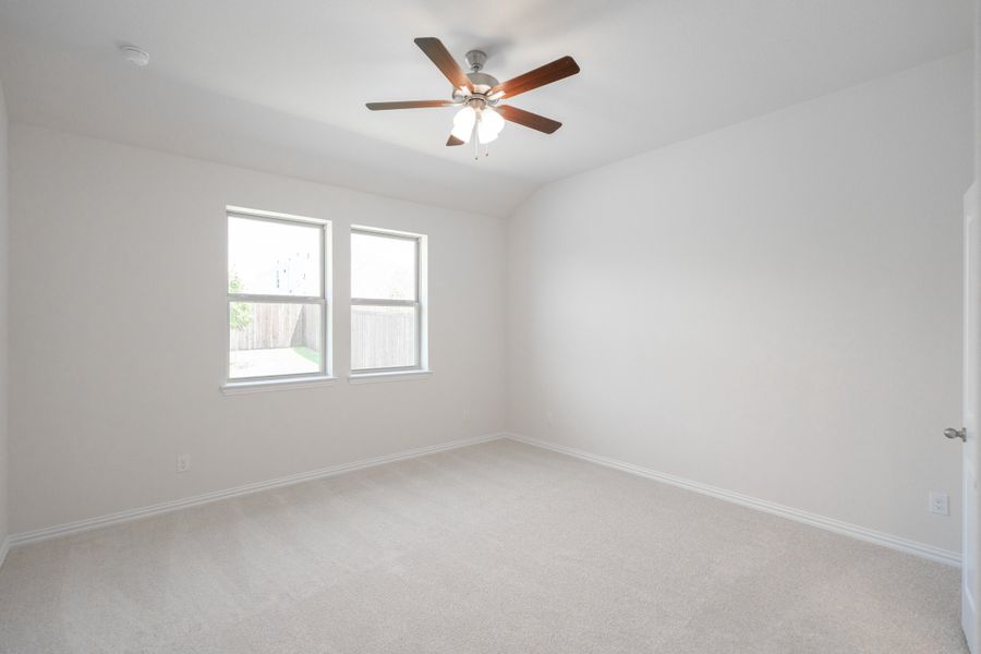 Spacious, unfurnished interior of a new home in Lake Pointe, Little Elm (Image 22).