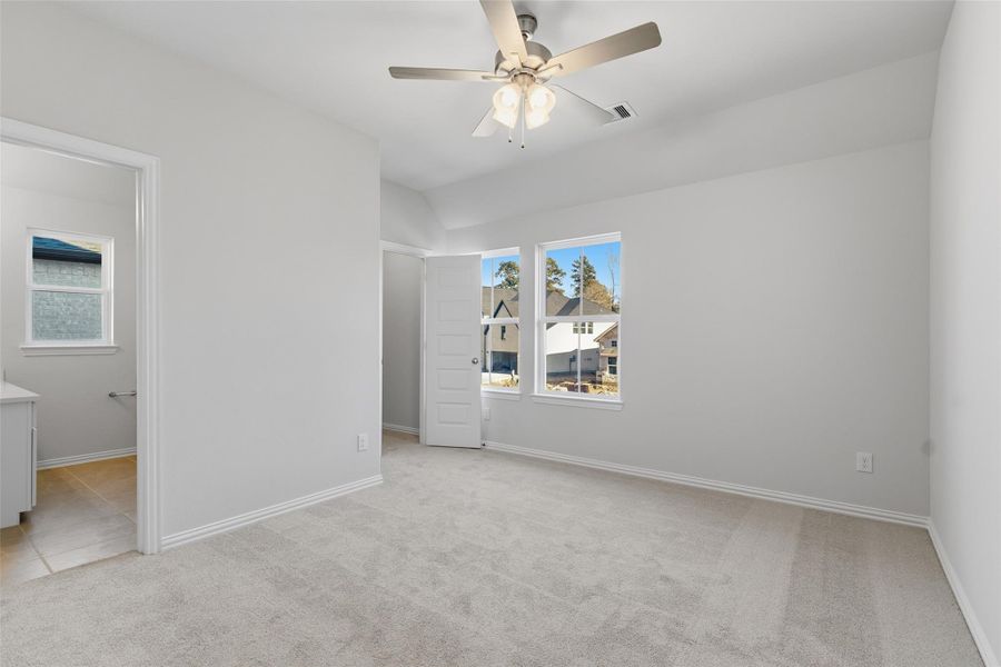 Spacious, unfurnished interior of a new home in The Woodlands Hills, Willis (Image 24).