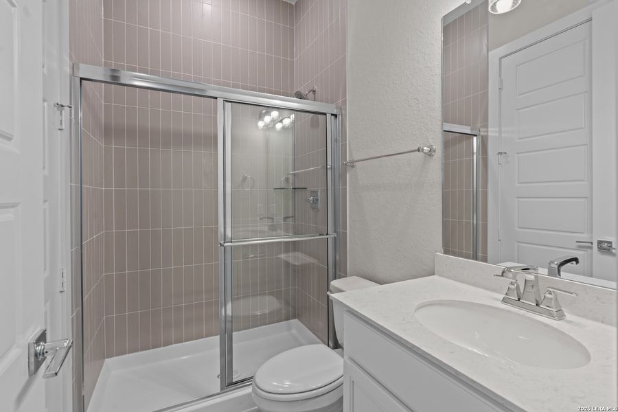 Furnished interior view inside a new home in , Boerne (Image 9).