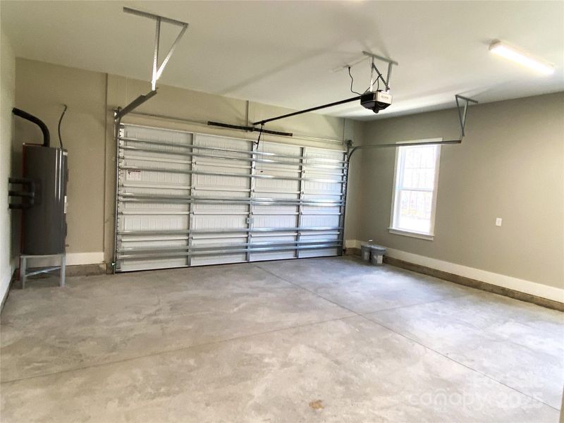 Spacious, unfurnished interior of a new home in , Mooresville (Image 27).