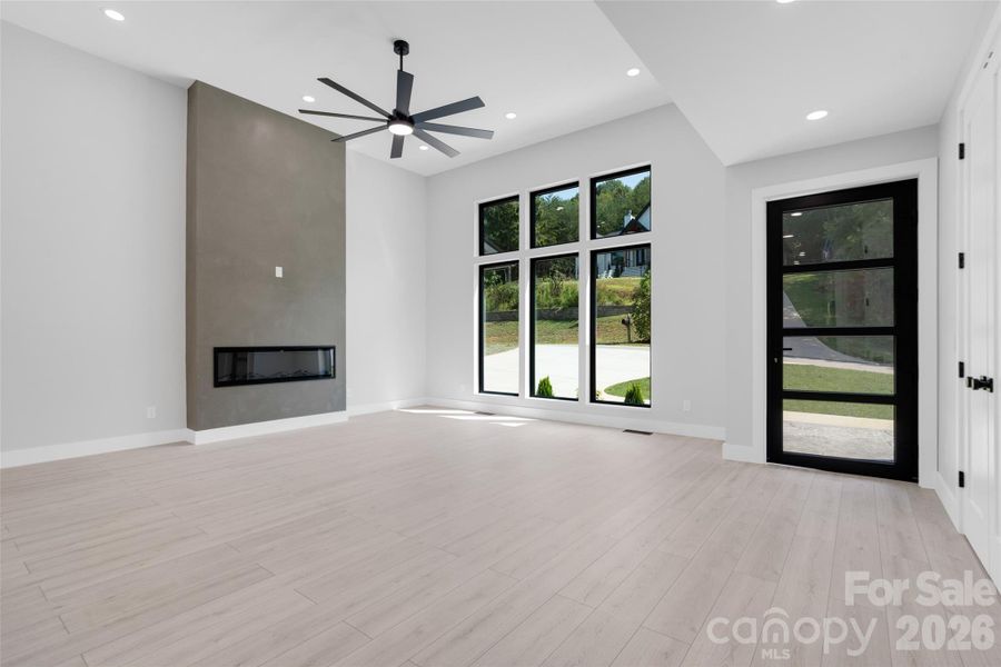 Spacious, unfurnished interior of a new home in , Leicester (Image 21).