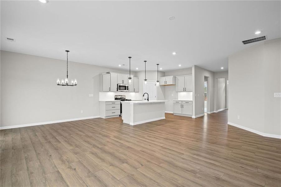 Spacious, unfurnished interior of a new home in Laurel Farms, Dallas (Image 31).