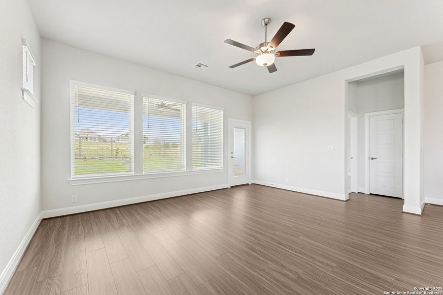 Spacious, unfurnished interior of a new home in The Crossvine 45’, Schertz (Image 23).