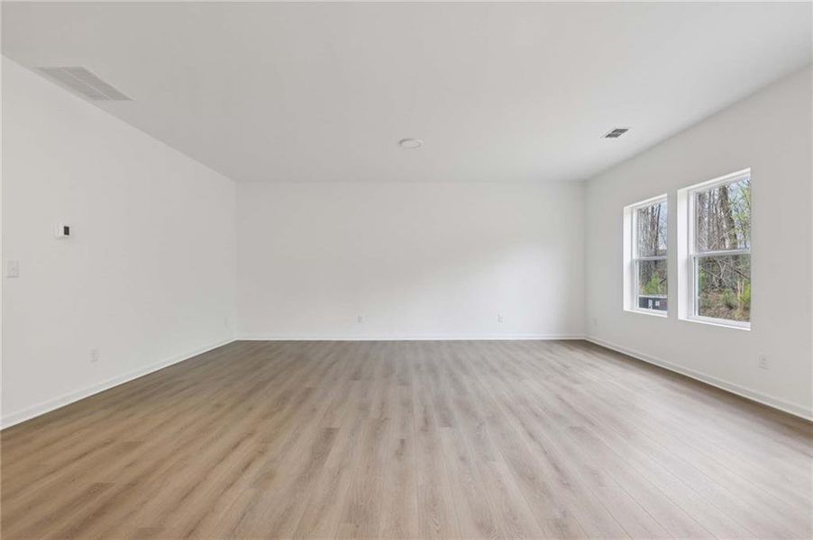 Spacious, unfurnished interior of a new home in The Pointe at Heron Bay, Locust Grove (Image 13).