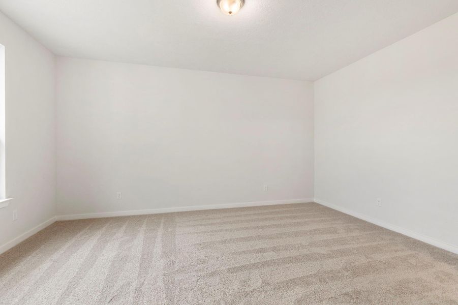Spacious, unfurnished interior of a new home in , Huntsville (Image 23).