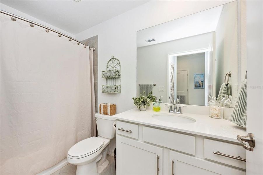 Furnished interior view inside a new home in , Venice (Image 46).