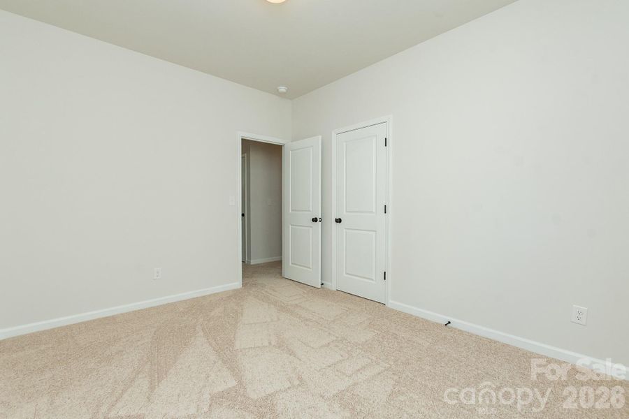 Spacious, unfurnished interior of a new home in Sunset Meadows, Charlotte (Image 27).