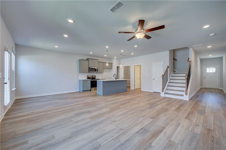 Spacious, unfurnished interior of a new home in Diamante, Stockbridge (Image 10).