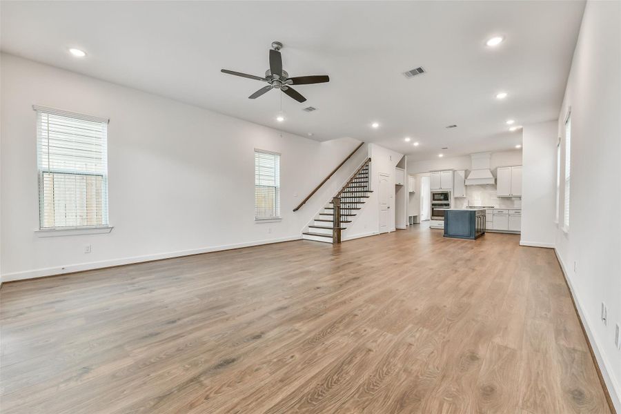 Spacious, unfurnished interior of a new home in Pearland Old Townsite, Pearland (Image 14).