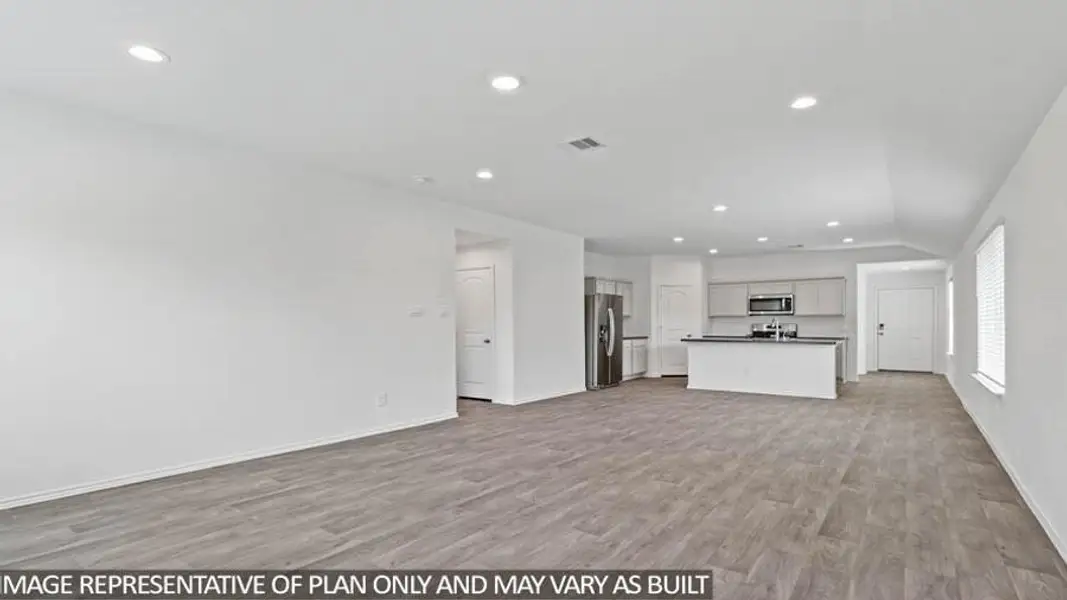 Spacious, unfurnished interior of a new home in Venetian Pines, Conroe (Image 9). Spacious, unfurnished interior of a new home in Venetian Pines, Conroe (Image 9).