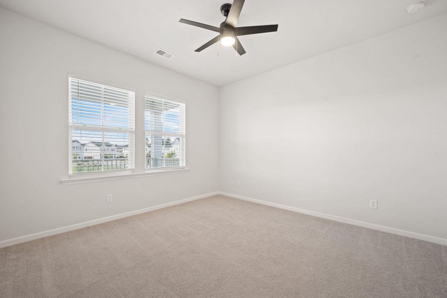 Spacious, unfurnished interior of a new home in , Summerville (Image 18).