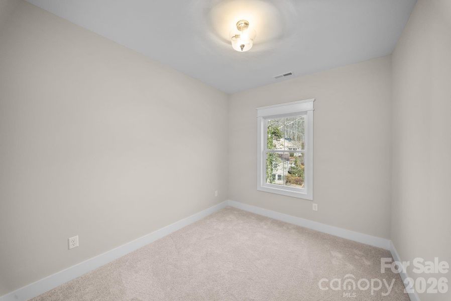Spacious, unfurnished interior of a new home in , Asheville (Image 27).