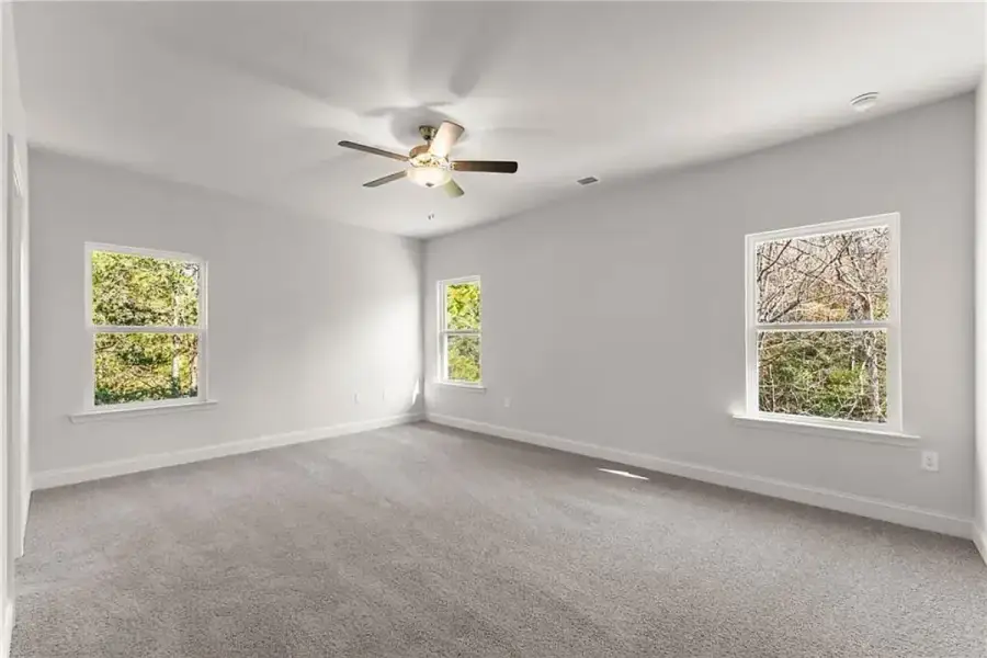Representative unfurnished interior of a home built from the 1709 by Adams Homes in Ham Farm, La Grange (Image 30).