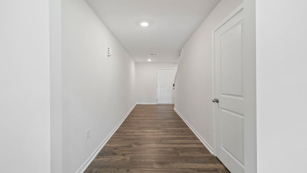 Spacious, unfurnished interior of a new home in Cedar Gap, Fountain Inn (Image 13).