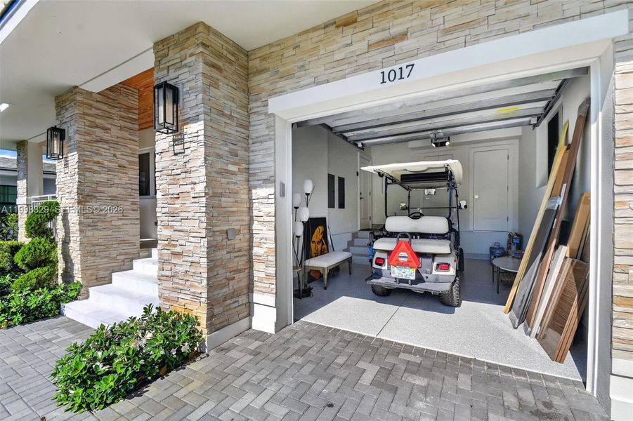 Exterior details and patio area of a home in , Lake Worth (Image 39).