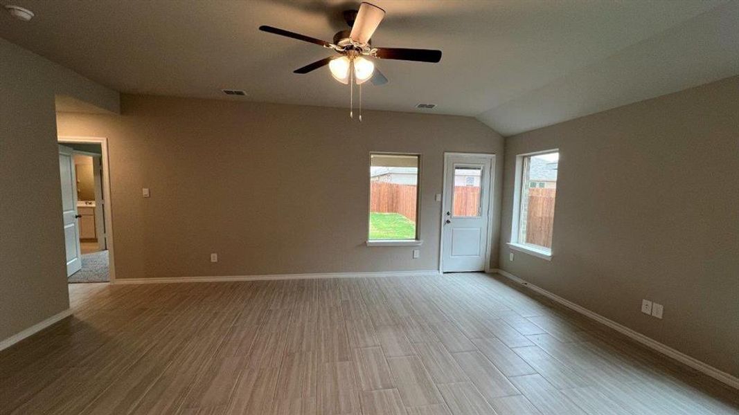 Spacious, unfurnished interior of a new home in Rosewood at Beltmill, Fort Worth (Image 11).