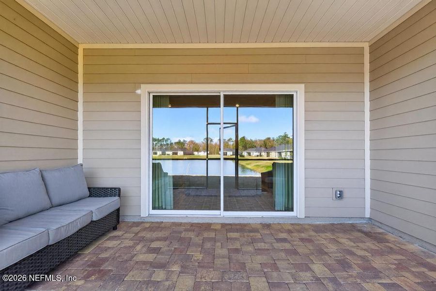 Exterior details and patio area of a home in Seaton Creek, Jacksonville (Image 4).
