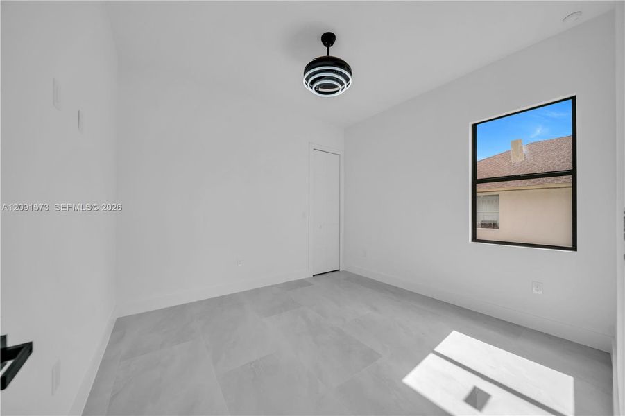 Spacious, unfurnished interior of a new home in , Lehigh Acres (Image 13).
