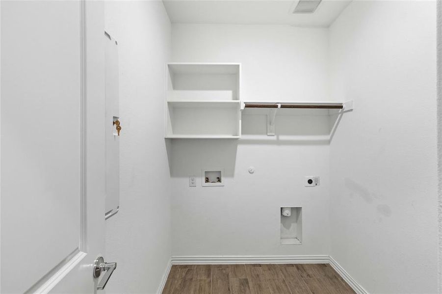 Spacious, unfurnished interior of a new home in Bridgewater, Princeton (Image 23).