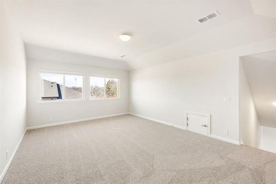 Spacious, unfurnished interior of a new home in Georgetown at Kings Fort, Kaufman (Image 35).