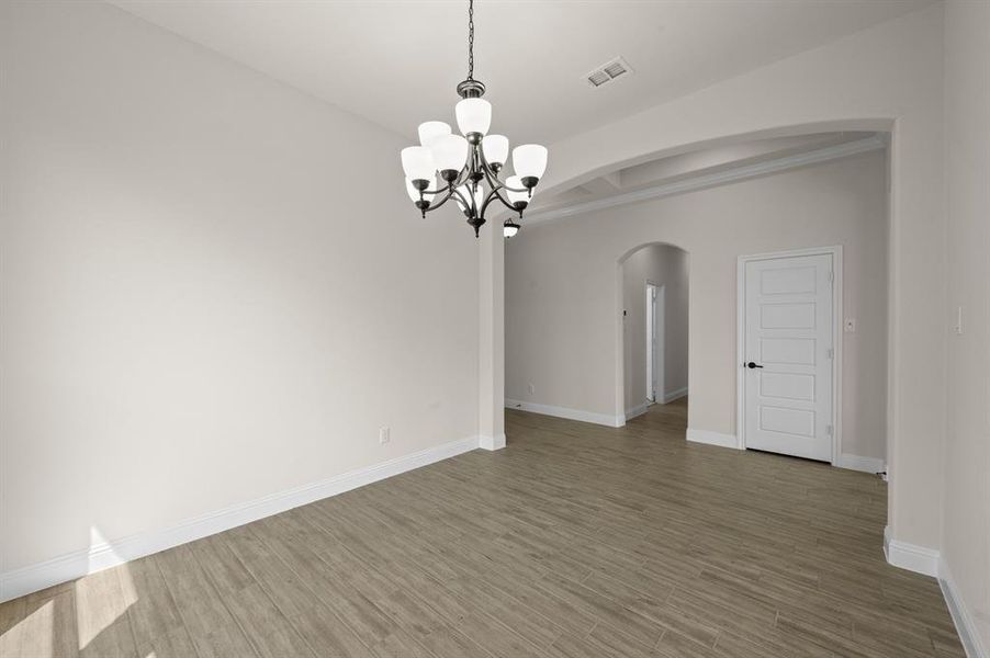 34 Harrier- Dining-2 34 Harrier- Dining-2