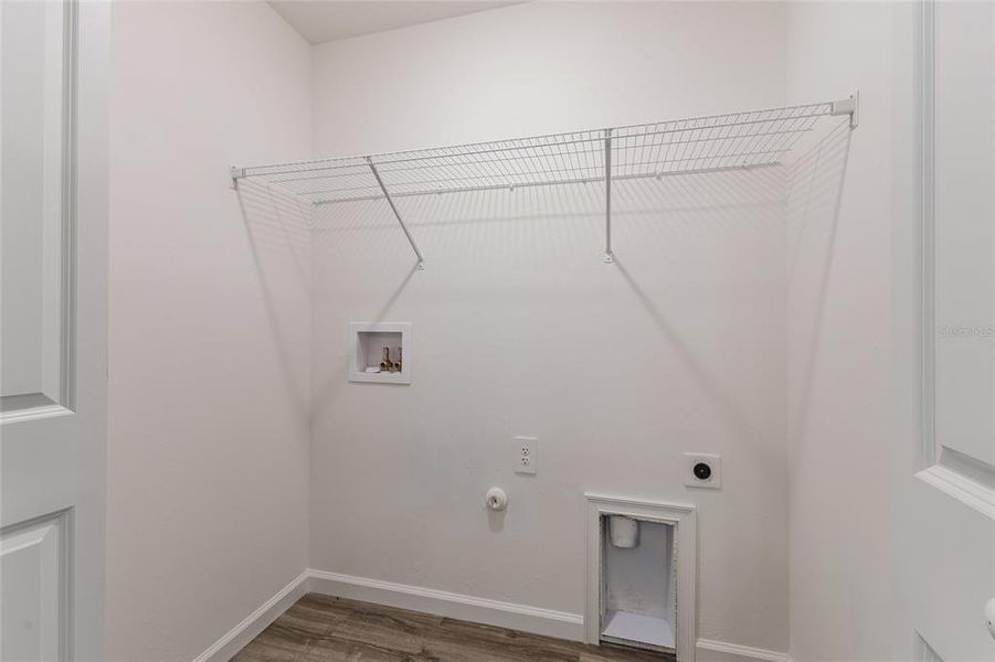 Spacious, unfurnished interior of a new home in , North Port (Image 28).