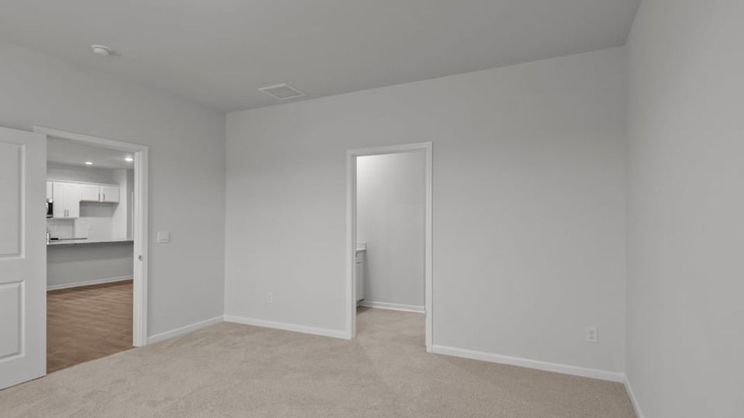 Spacious, unfurnished interior of a new home in Cambridge Park, Mebane (Image 13).