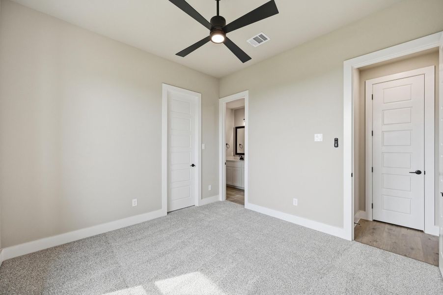 Spacious, unfurnished interior of a new home in Rocky Top Ranch, Reno (Image 30). Spacious, unfurnished interior of a new home in Rocky Top Ranch, Reno (Image 30).