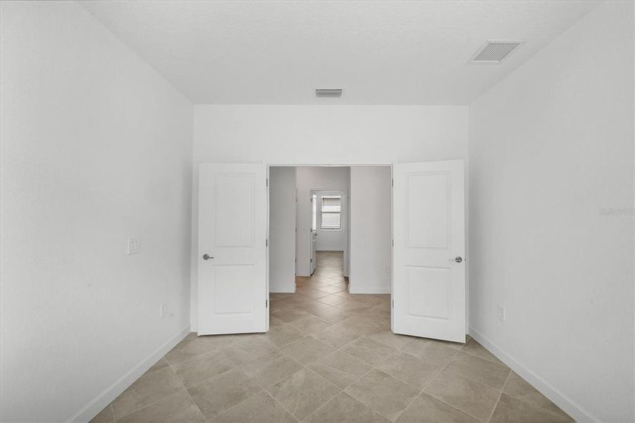 Spacious, unfurnished interior of a new home in , Port Charlotte (Image 18).
