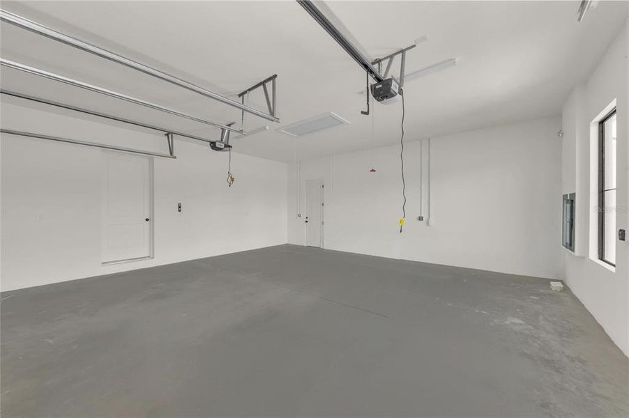 Spacious, unfurnished interior of a new home in , Sarasota (Image 40). Spacious, unfurnished interior of a new home in , Sarasota (Image 40).