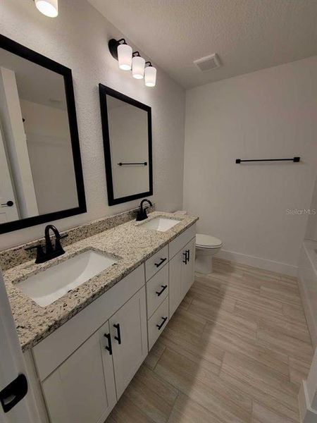 Furnished interior view inside a new home in Ocala Waterway / Kingsland Country Estates, Ocala (Image 6).