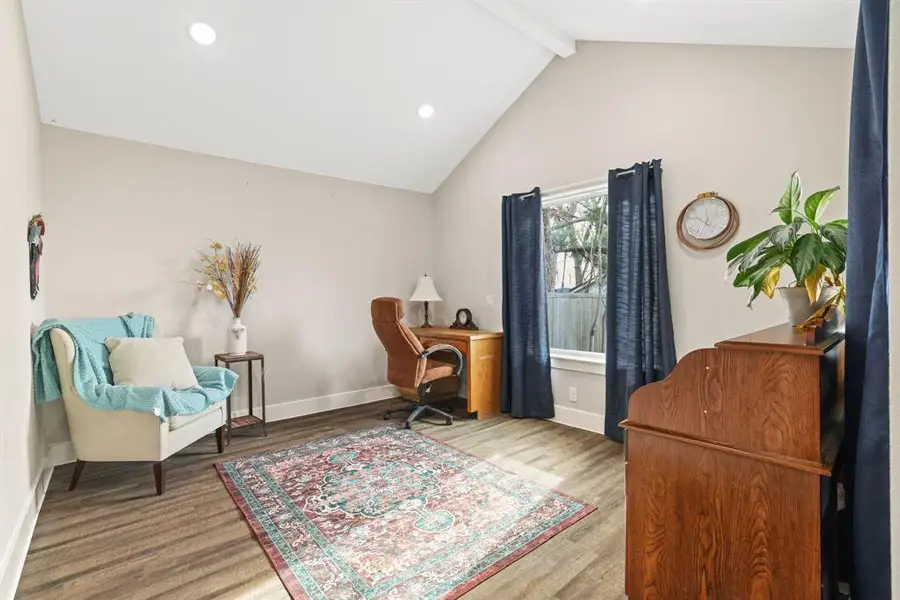 Furnished interior view inside a new home in , Denison (Image 11).