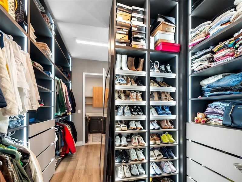 Close-up of interior finishes inside a home in , Orlando (Image 21).