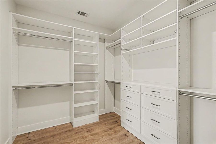 Spacious, unfurnished interior of a new home in , Winston (Image 12).
