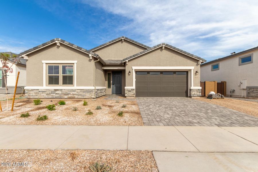 01 - Desert Hollow 15832