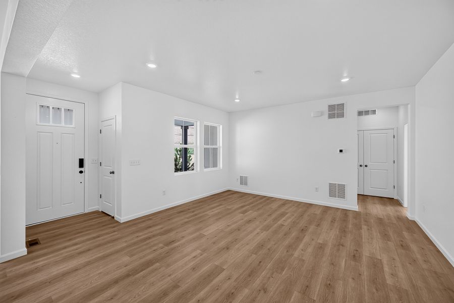 Spacious, unfurnished interior of a new home in Trailstone, Arvada (Image 13). Spacious, unfurnished interior of a new home in Trailstone, Arvada (Image 13).