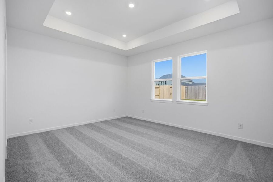 Spacious, unfurnished interior of a new home in Raburn Reserve 50s, Tomball (Image 9).
