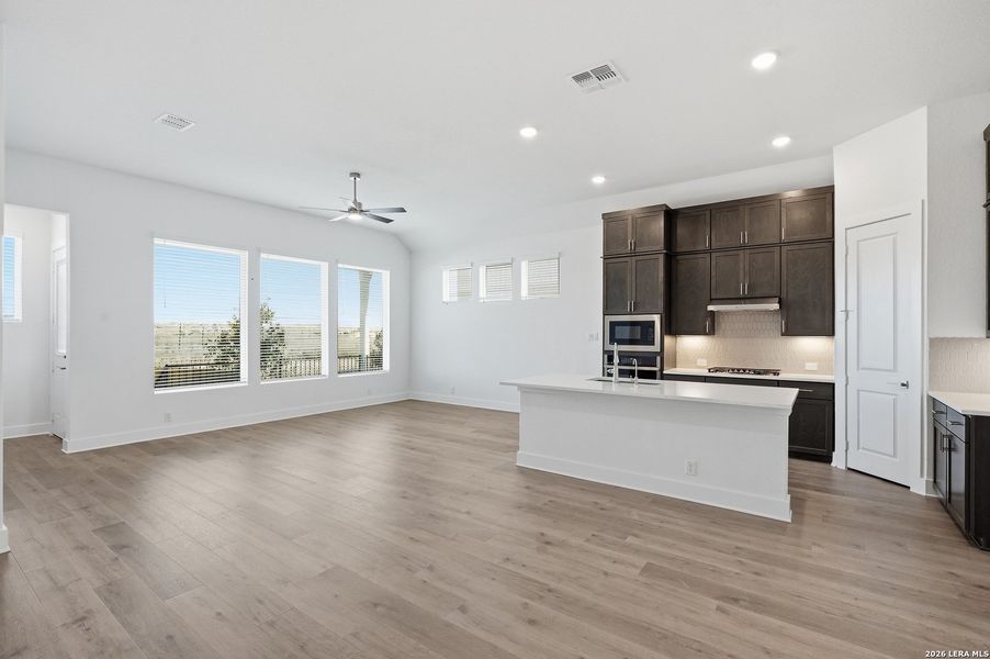 Spacious, unfurnished interior of a new home in Prominence, San Antonio (Image 21).