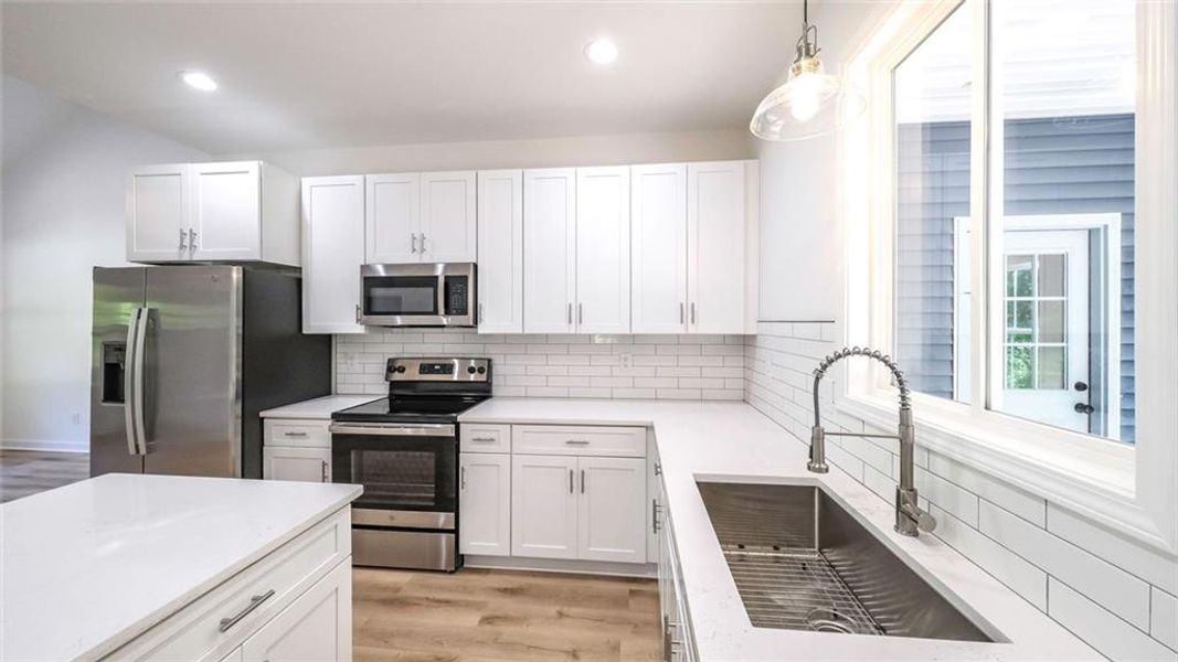 Furnished interior view inside a new home in , Temple (Image 4).