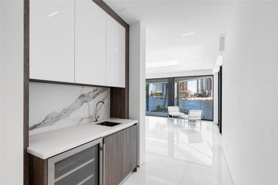 Master bedroom wet bar