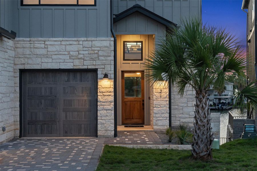 Exterior details and patio area of a home in , Granite Shoals (Image 3).