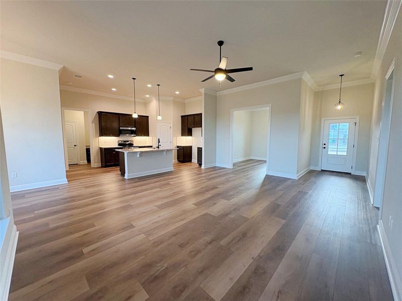 Spacious, unfurnished interior of a new home in Cardinal Estates, Bridge City (Image 23).