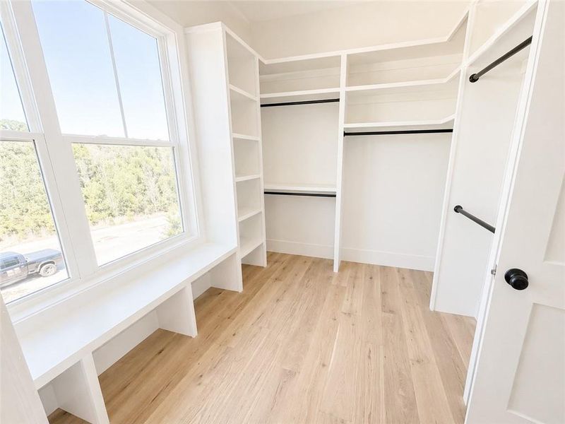 Spacious, unfurnished interior of a new home in , Gainesville (Image 26).