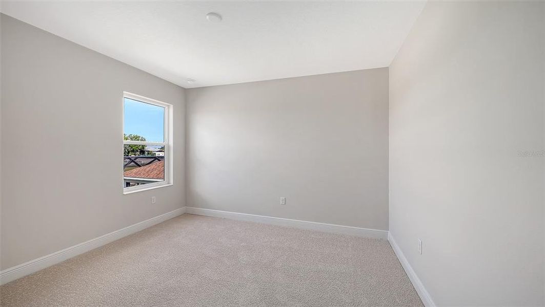 Spacious, unfurnished interior of a new home in Canoe Creek, Parrish (Image 33).